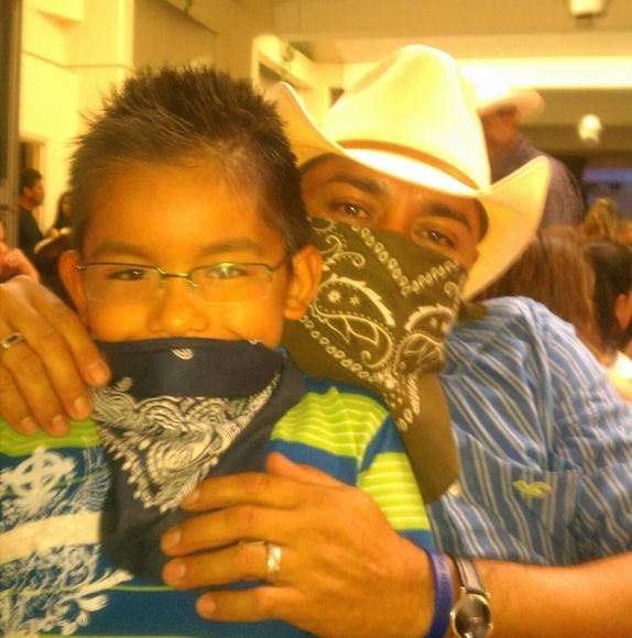 Meet your Posher, Ricardo - Picture 1 of 1